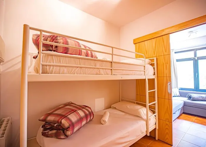 Estudio Jara, Gorbea 2 Pax Sierra Nevada